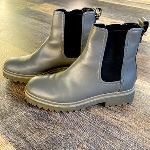 Kenneth Cole Grey Boots Size 7.5